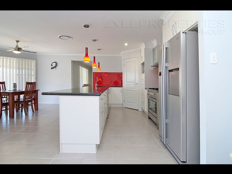 5 Domatia Street, Heathwood QLD 4110