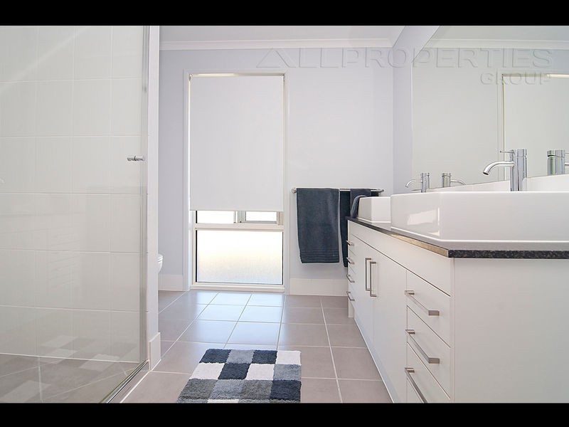 5 Domatia Street, Heathwood QLD 4110