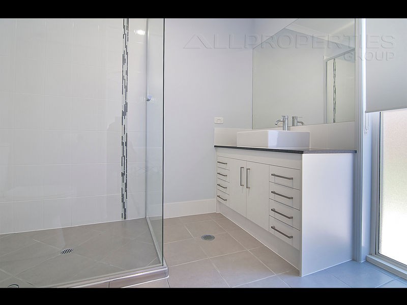 5 Domatia Street, Heathwood QLD 4110