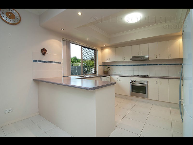 28 Daintree Dve, Parkinson QLD 4115