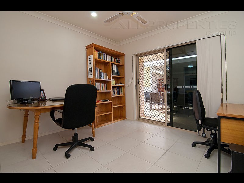 28 Daintree Dve, Parkinson QLD 4115