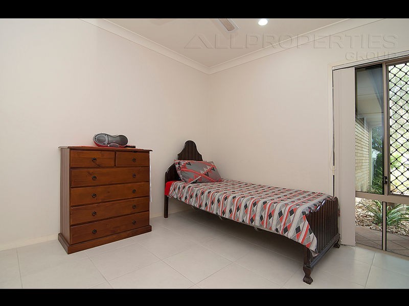 28 Daintree Dve, Parkinson QLD 4115