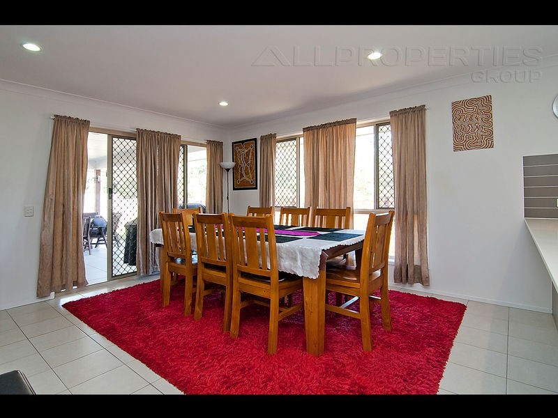 1 Flametree Cres, Berrinba QLD 4117