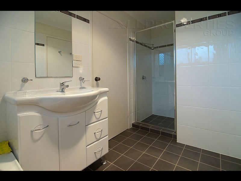 16 DRYADE STREET, Regents Park QLD 4118