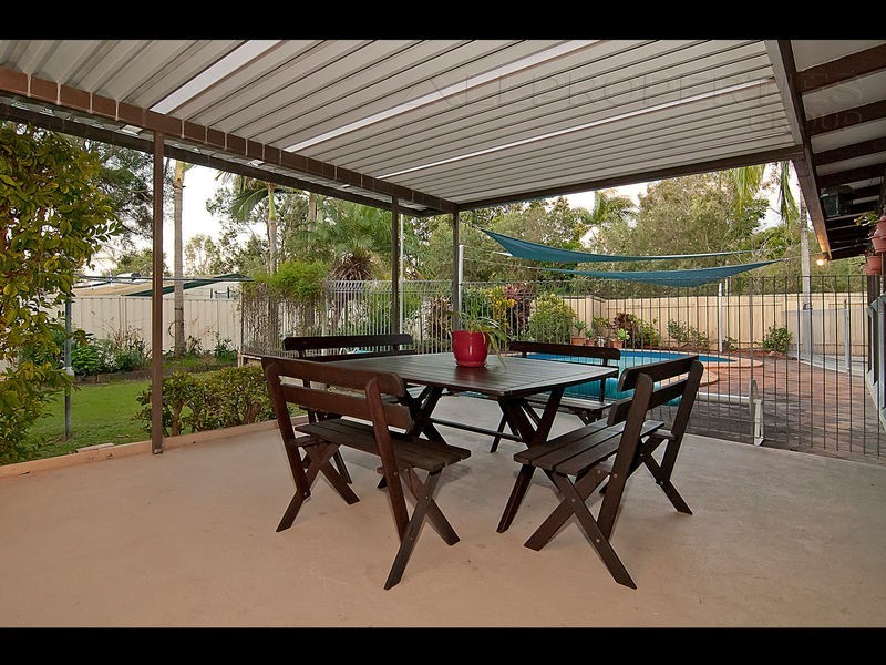 16 DRYADE STREET, Regents Park QLD 4118