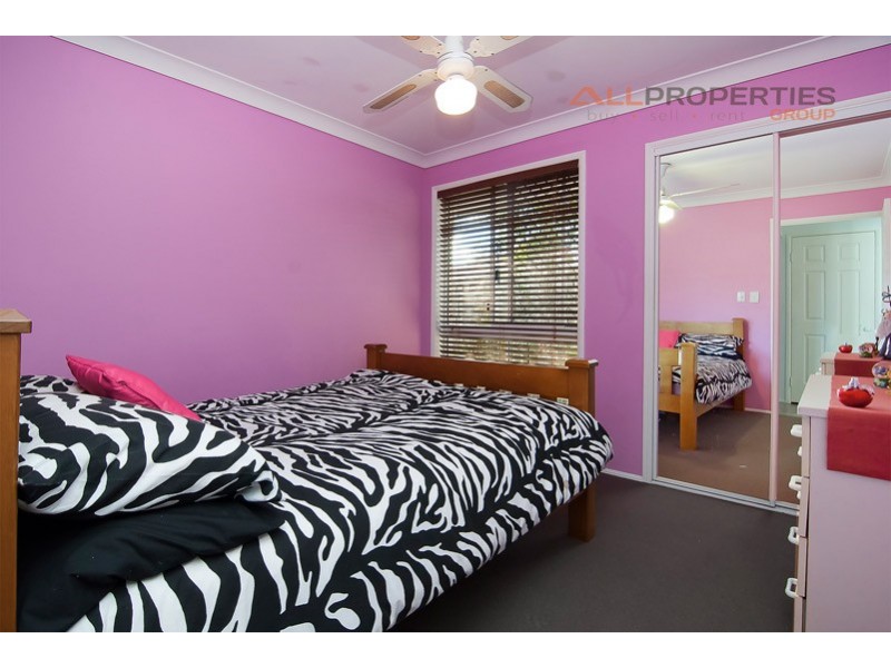 4 Latana Court, Regents Park QLD 4118