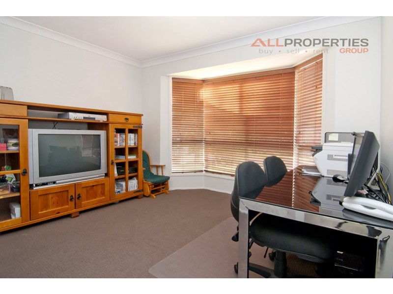 4 Latana Court, Regents Park QLD 4118