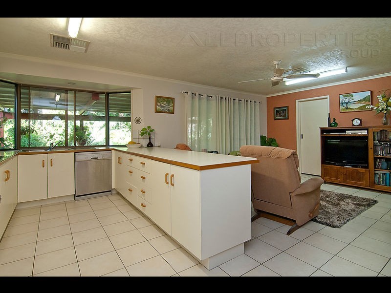 48 COLISA CRESCENT, Regents Park QLD 4118
