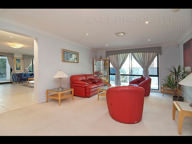 4 Peppermint Lane, Forest Lake QLD 4078