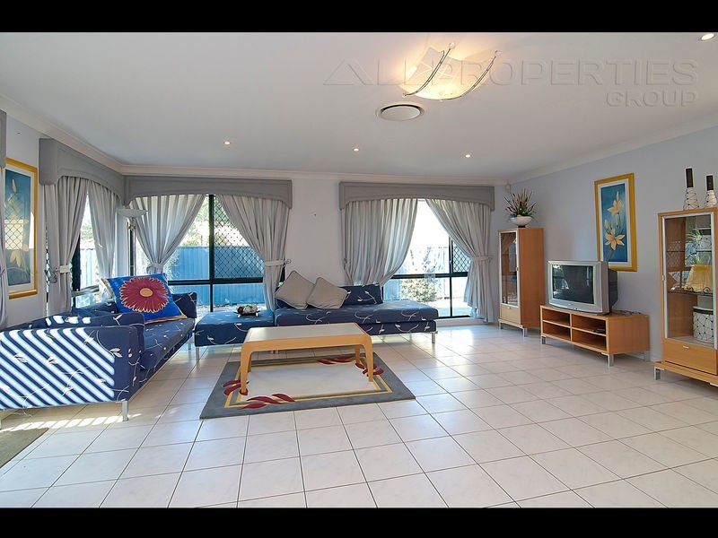 4 Peppermint Lane, Forest Lake QLD 4078