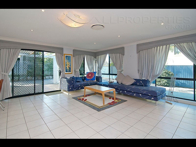 4 Peppermint Lane, Forest Lake QLD 4078