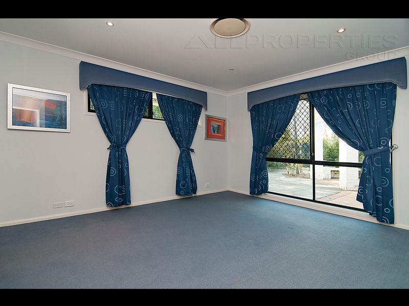 4 Peppermint Lane, Forest Lake QLD 4078