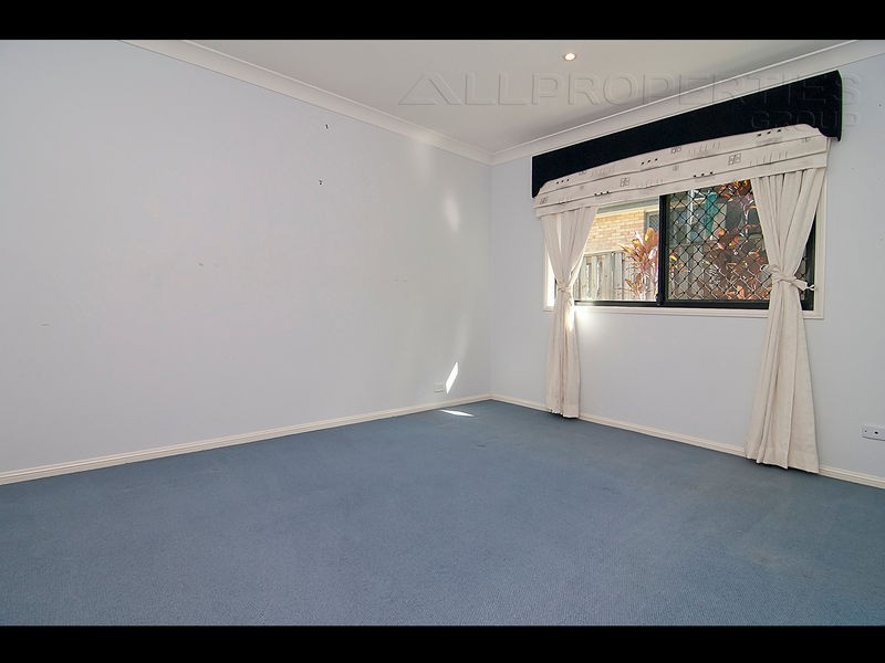 4 Peppermint Lane, Forest Lake QLD 4078