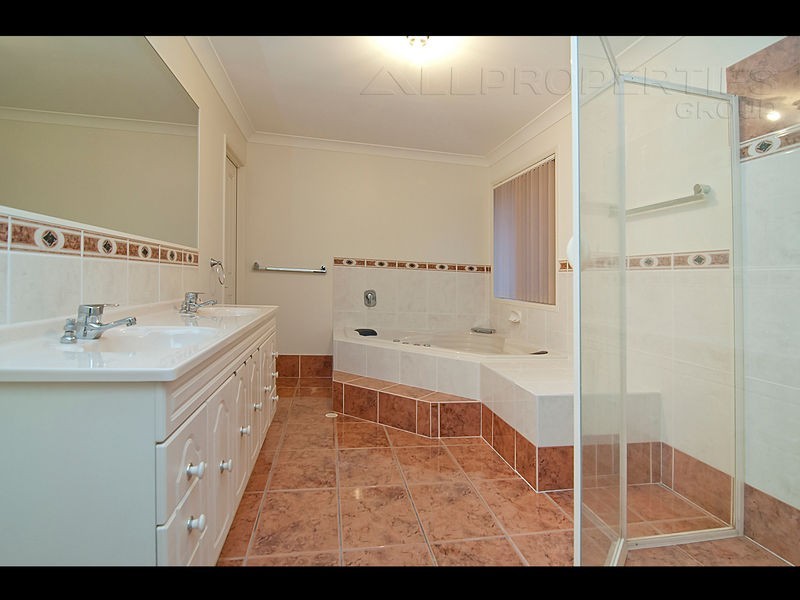 3 Jorgenson Close, Forest Lake QLD 4078