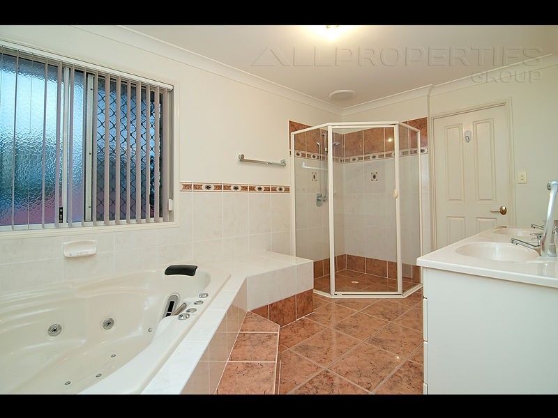 3 Jorgenson Close, Forest Lake QLD 4078