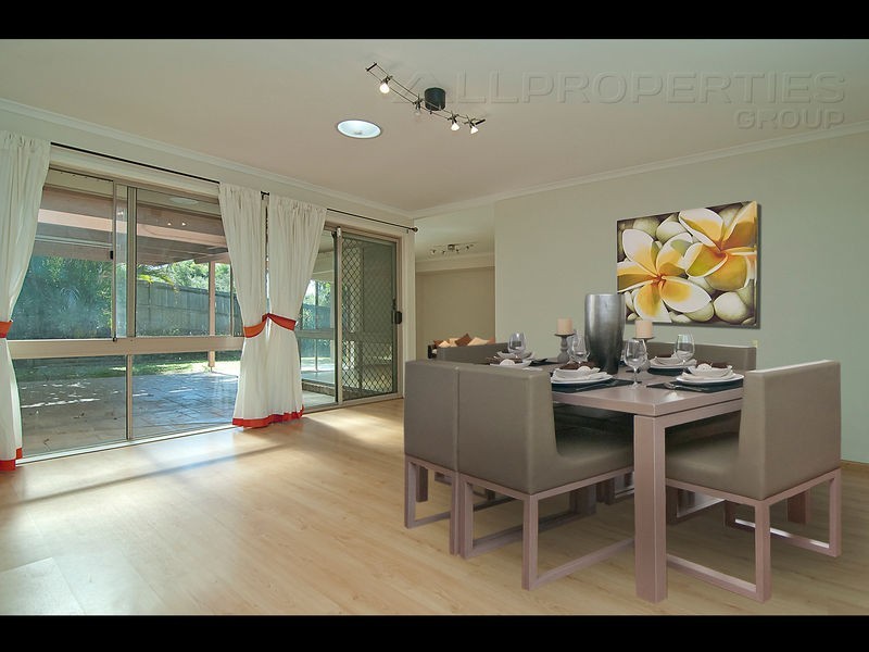 60 PARKROYAL CRESCENT, Regents Park QLD 4118
