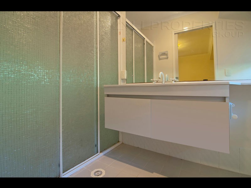60 PARKROYAL CRESCENT, Regents Park QLD 4118