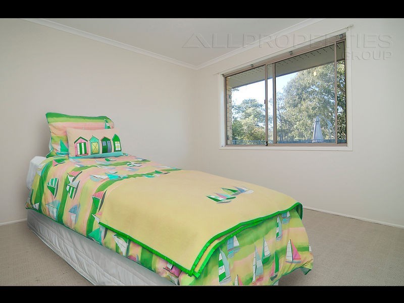 60 PARKROYAL CRESCENT, Regents Park QLD 4118