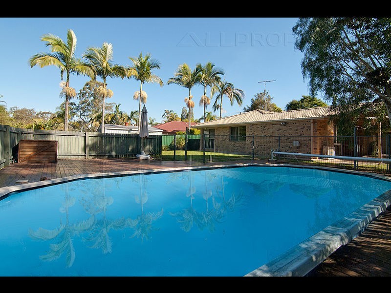 60 PARKROYAL CRESCENT, Regents Park QLD 4118
