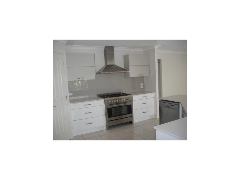 9 Gardenia Circuit, Heathwood QLD 4110