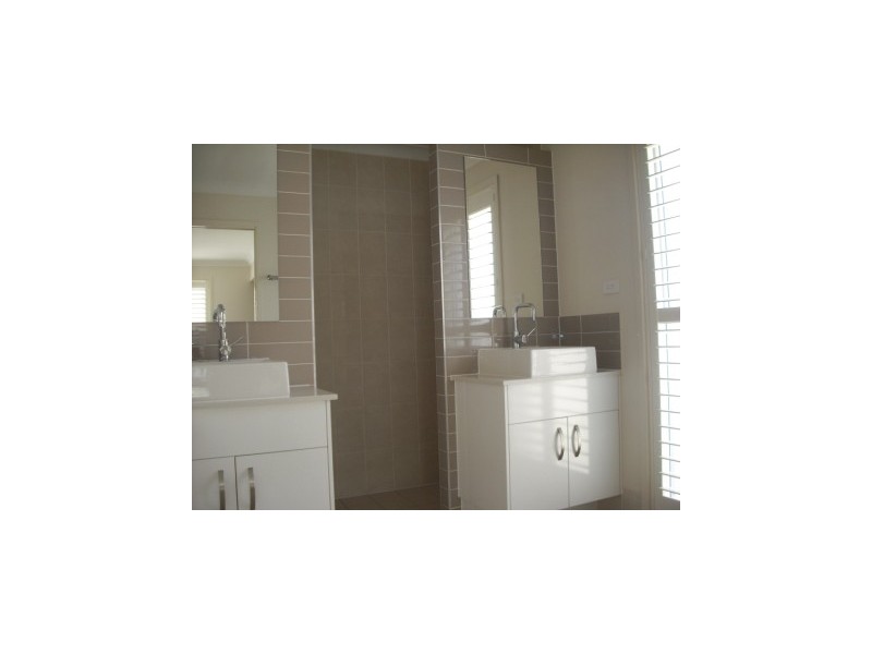 9 Gardenia Circuit, Heathwood QLD 4110