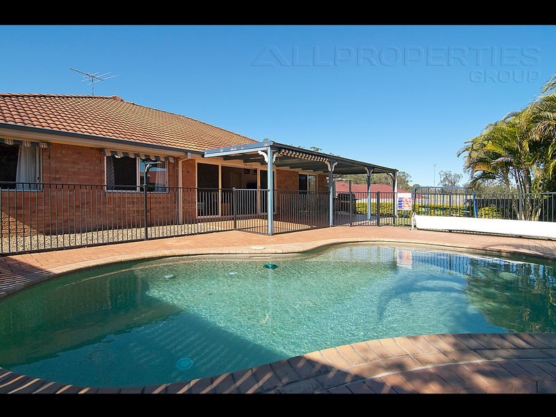 60 Glasshouse Crescent, Forest Lake QLD 4078