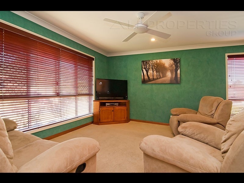 60 Glasshouse Crescent, Forest Lake QLD 4078
