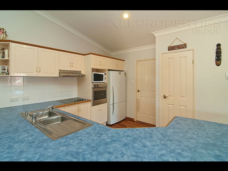 60 Glasshouse Crescent, Forest Lake QLD 4078