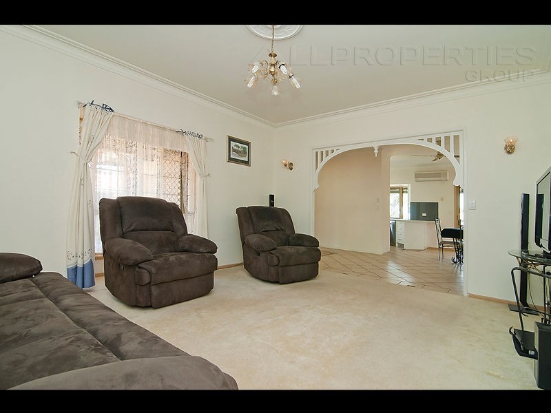 14 Tarragon Place, Forest Lake QLD 4078