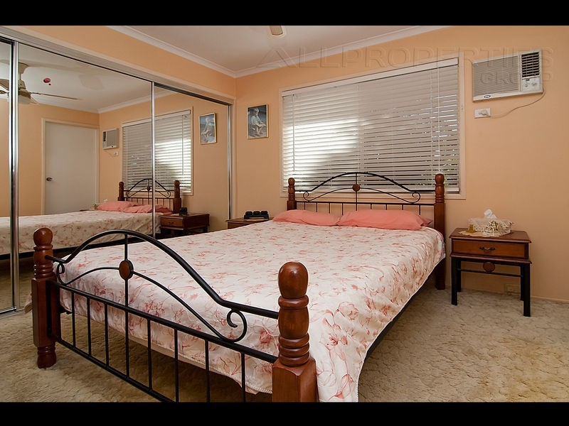 4 RENELLE STREET, Marsden QLD 4132