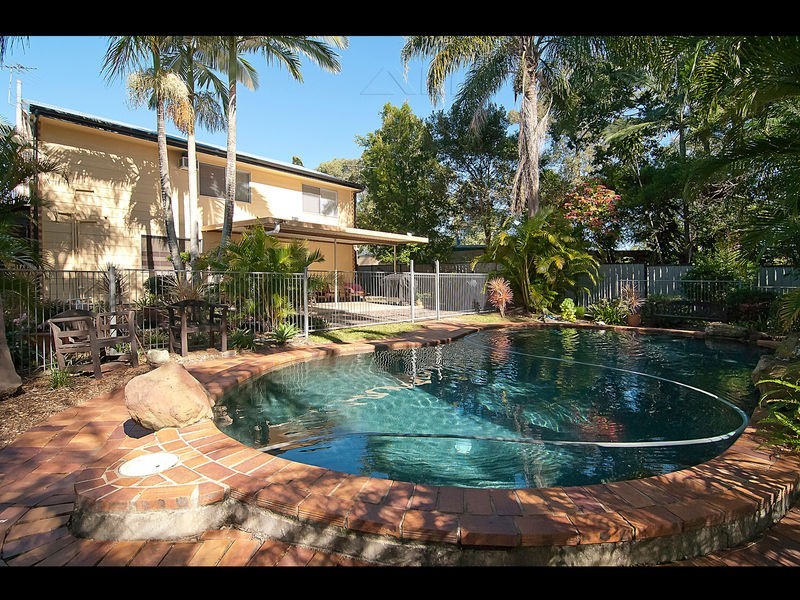 4 RENELLE STREET, Marsden QLD 4132