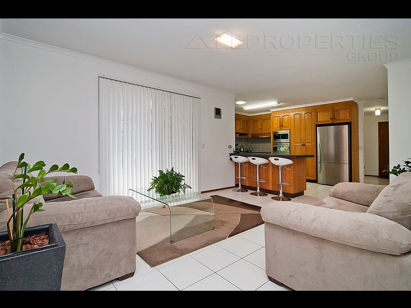 91 OWENS CRESCENT, Regents Park QLD 4118