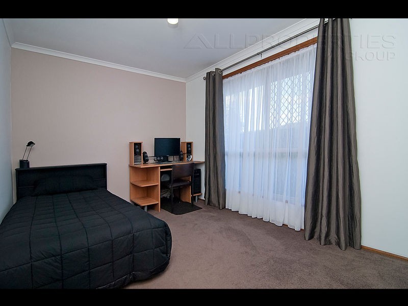 91 OWENS CRESCENT, Regents Park QLD 4118
