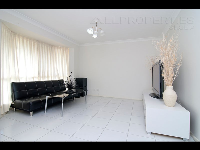 16 Windsor Place, Forest Lake QLD 4078