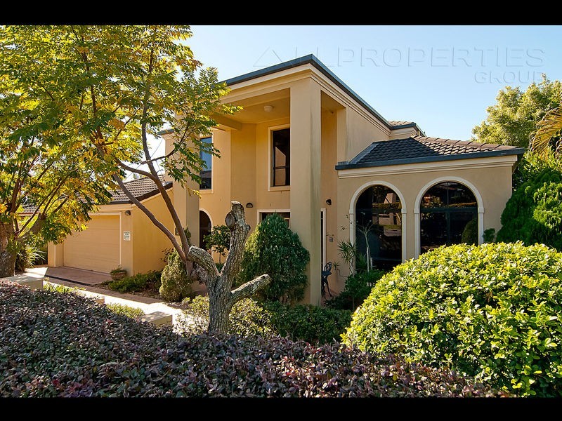 73 Ontario Cres, Parkinson QLD 4115