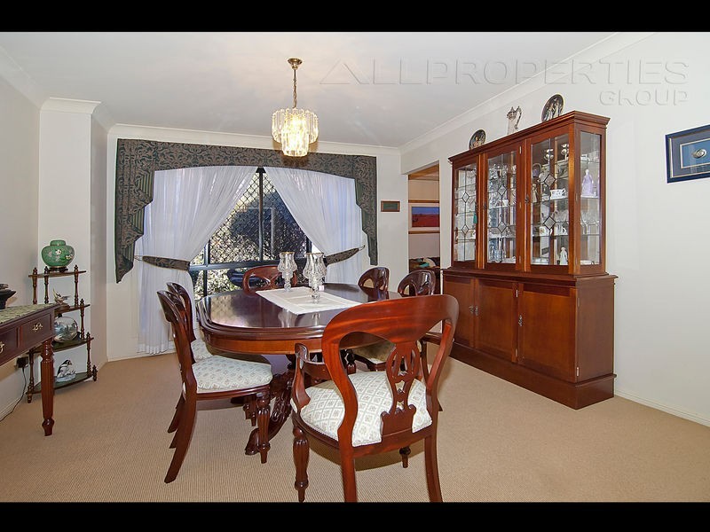 73 Ontario Cres, Parkinson QLD 4115