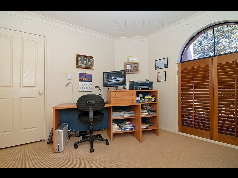 73 Ontario Cres, Parkinson QLD 4115