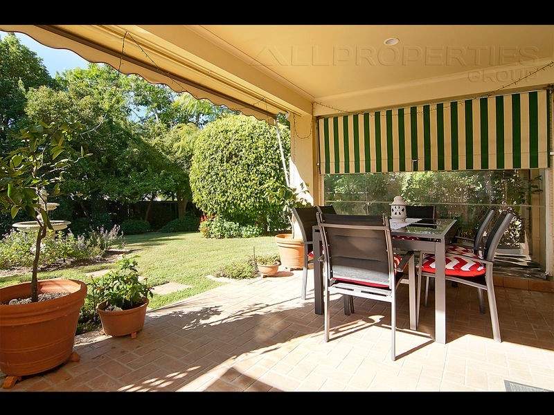 73 Ontario Cres, Parkinson QLD 4115