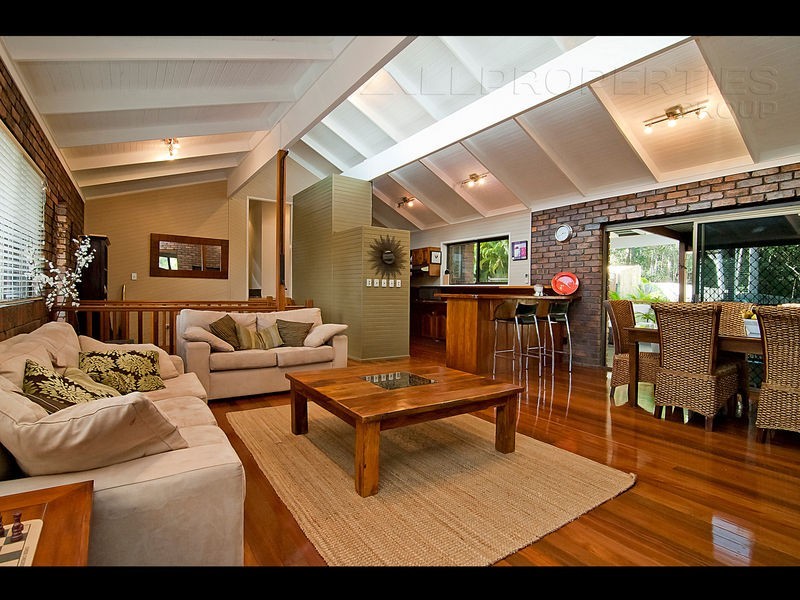 9 Wilpena Court, Springwood QLD 4127