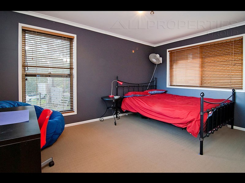 9 Wilpena Court, Springwood QLD 4127