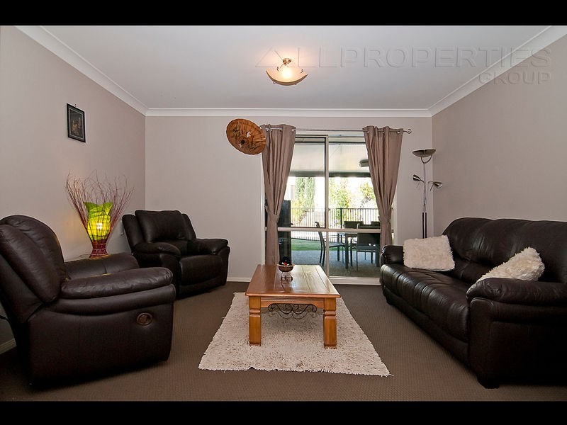 86 Sanctuary Drive, Forest Lake QLD 4078