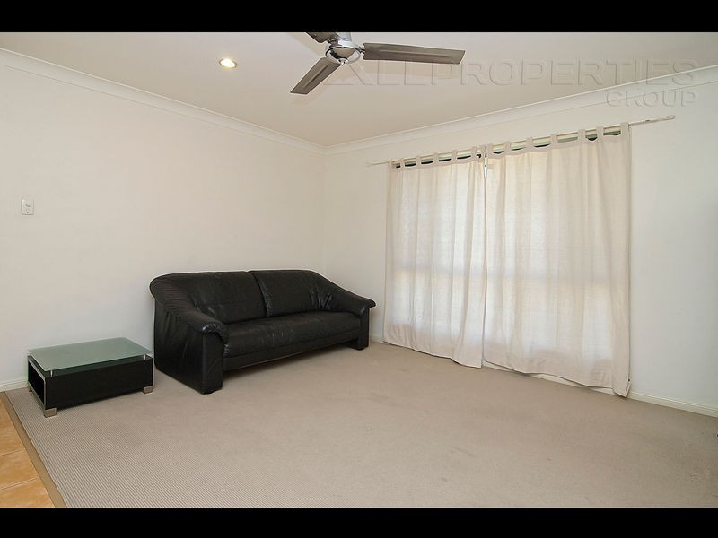 13 Carolina Pde, Forest Lake QLD 4078