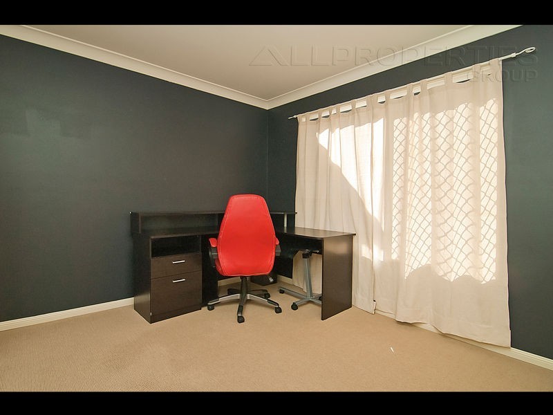 13 Carolina Pde, Forest Lake QLD 4078