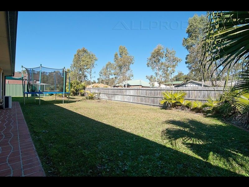 13 Carolina Pde, Forest Lake QLD 4078