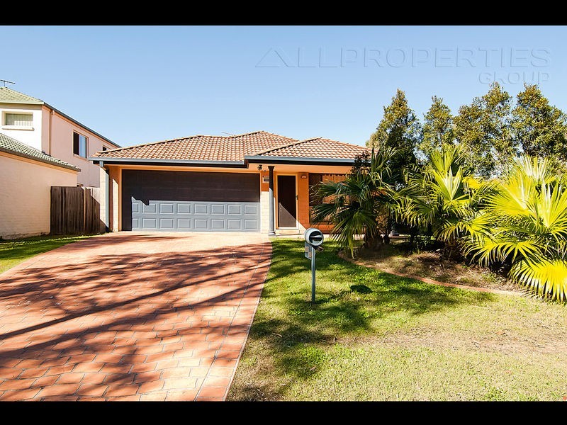 13 Carolina Pde, Forest Lake QLD 4078