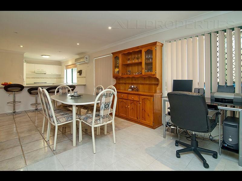 3 Sorbus Court, Calamvale QLD 4116