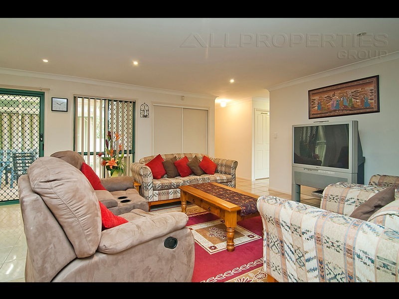 3 Sorbus Court, Calamvale QLD 4116