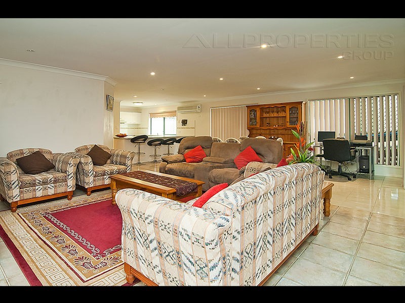 3 Sorbus Court, Calamvale QLD 4116