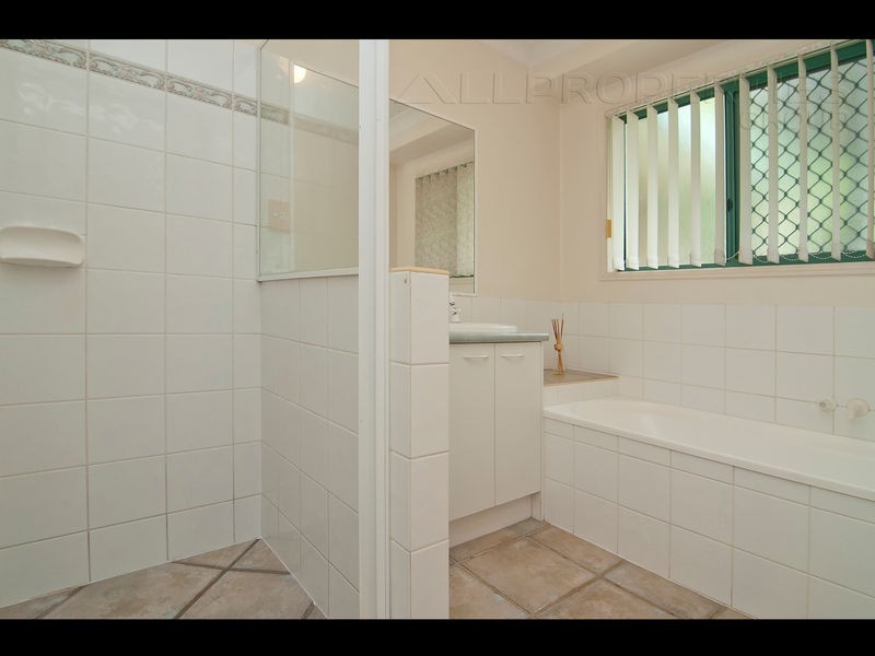 3 Sorbus Court, Calamvale QLD 4116