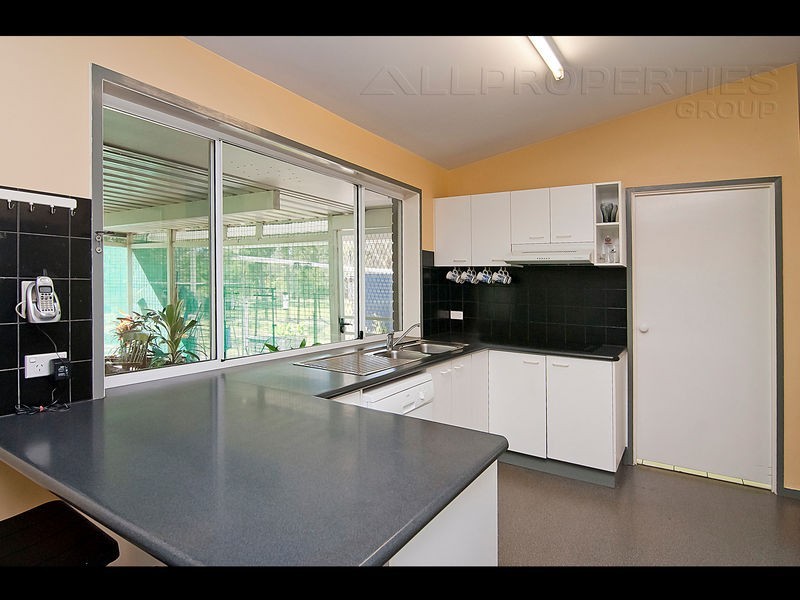 56 Cardwell Close, Munruben QLD 4125